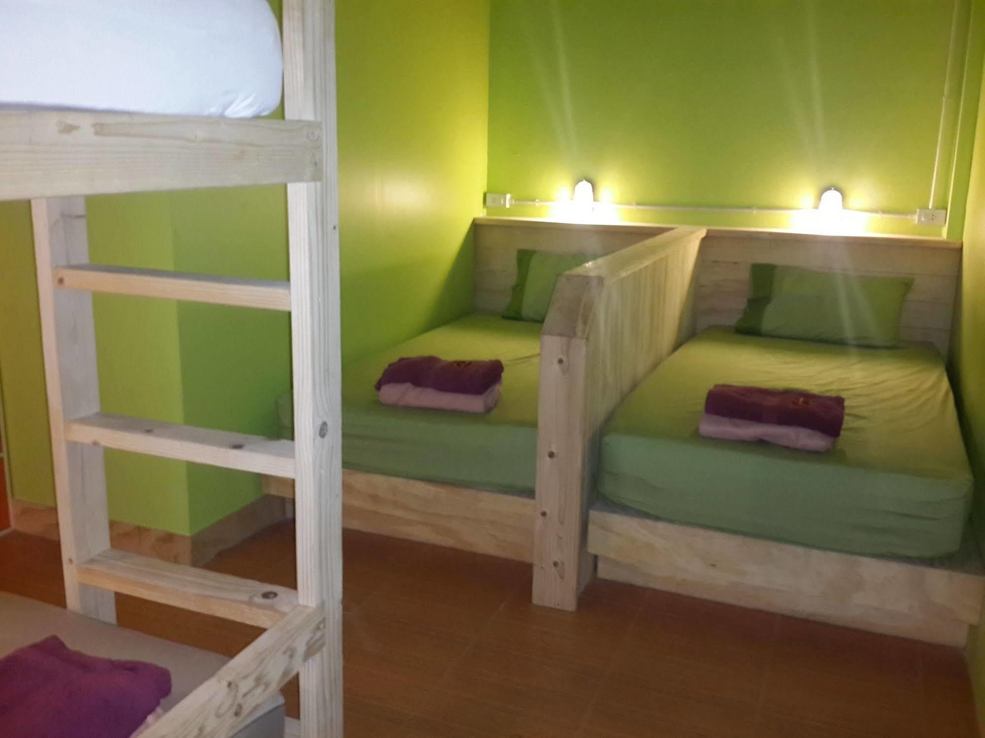Relax Corner Inn Thongsala Exterior photo